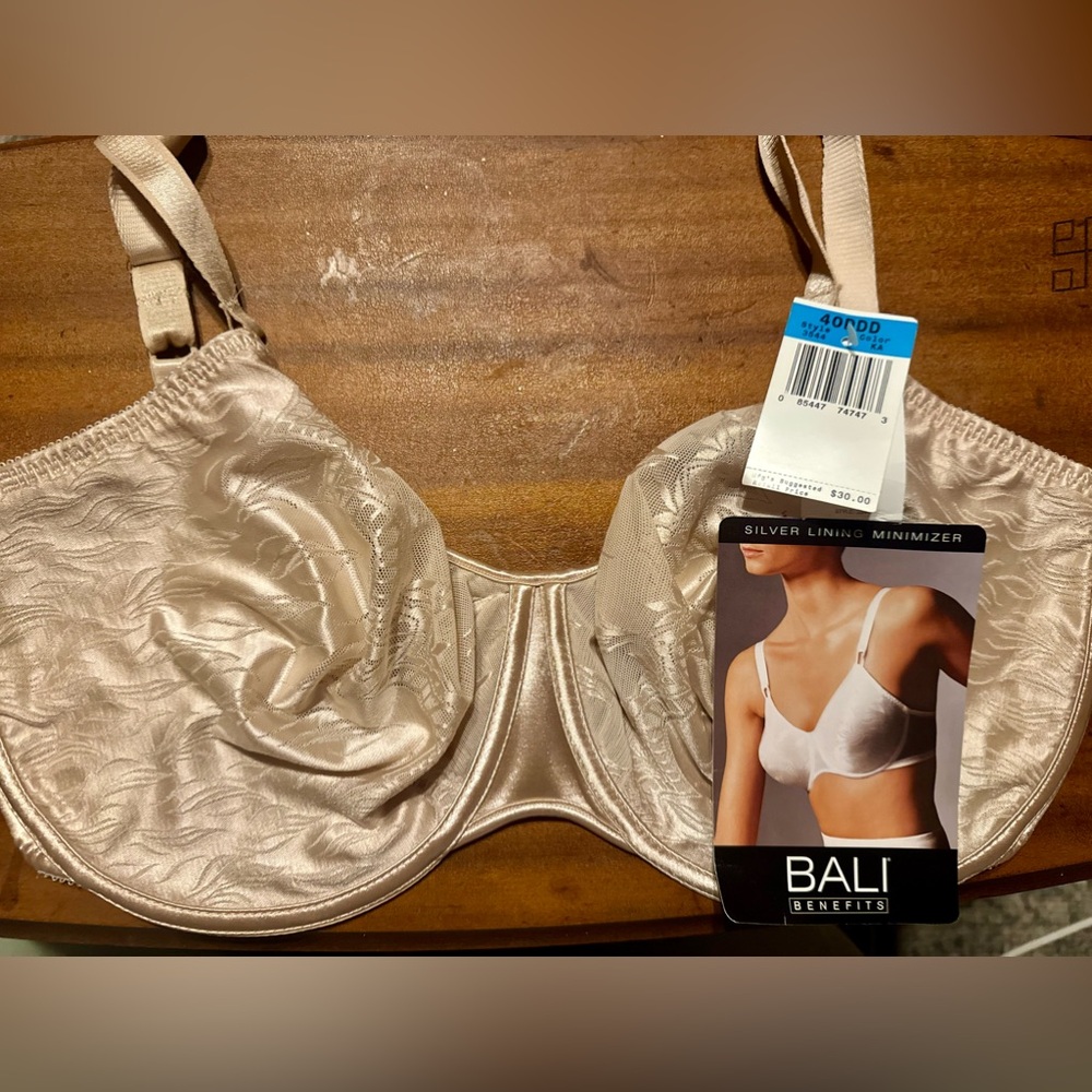 Bali Silver Lining Minimizer Bra in Cream, 40DDD, NWT
